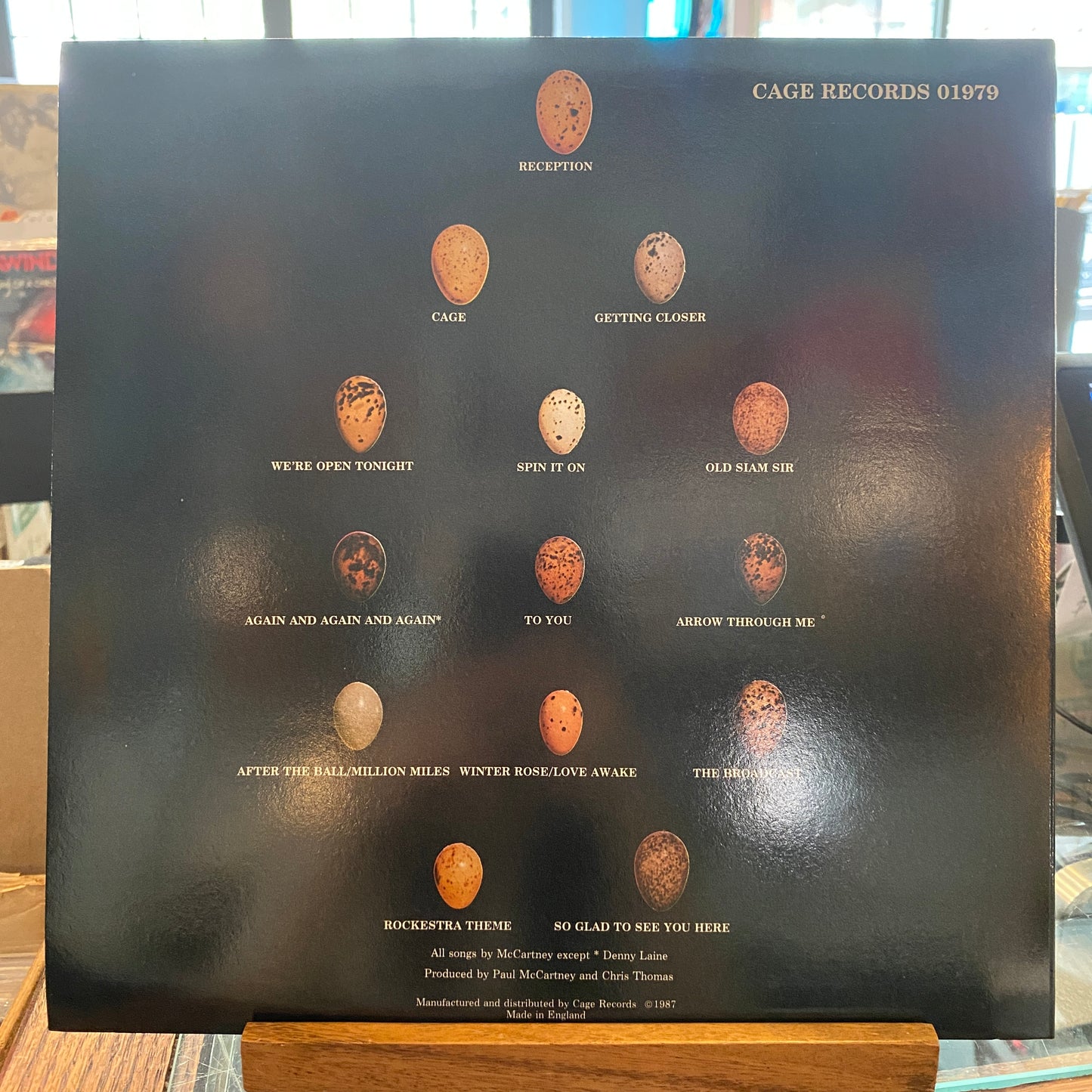 Paul McCartney & Wings – Eggs Up