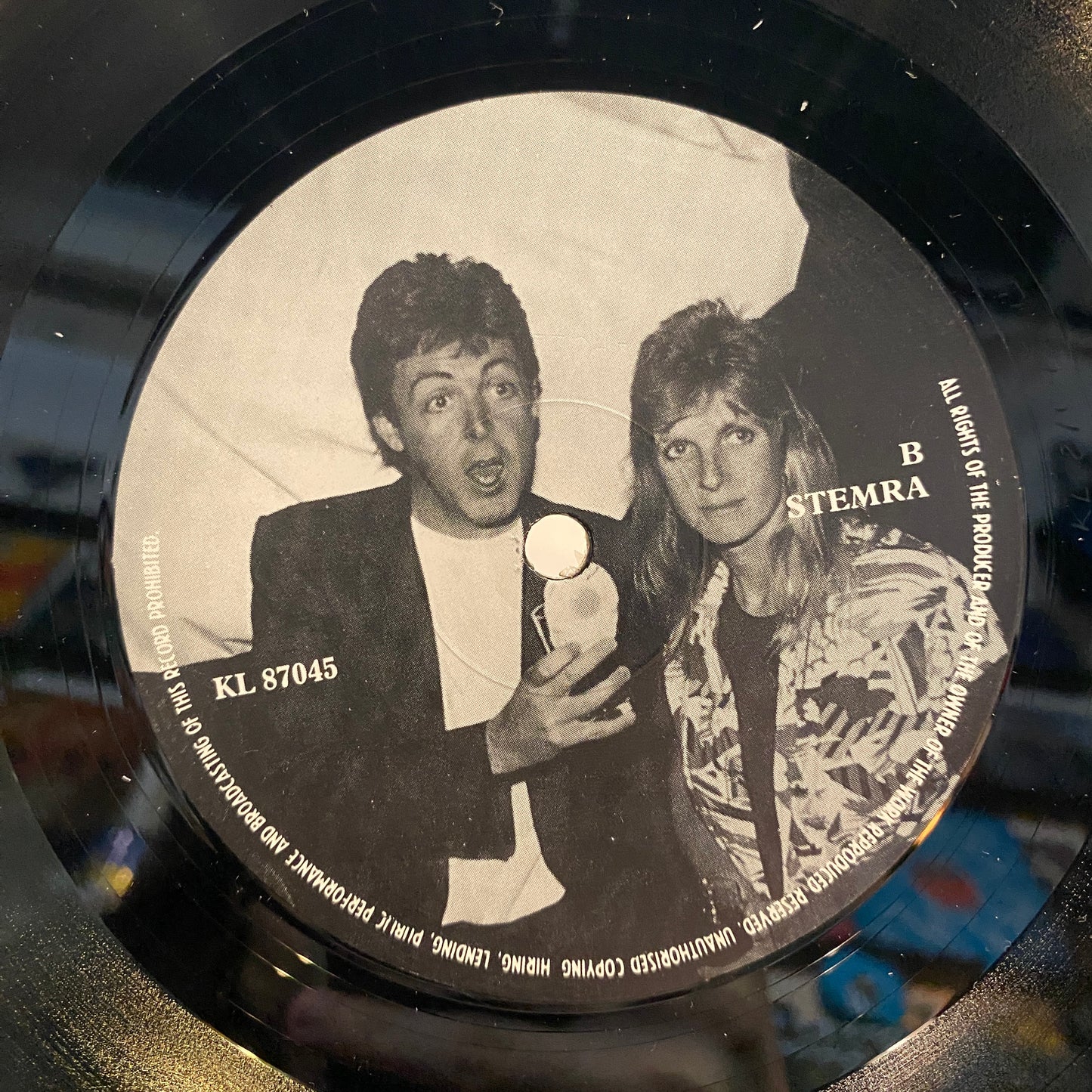 Paul McCartney & Wings – Eggs Up