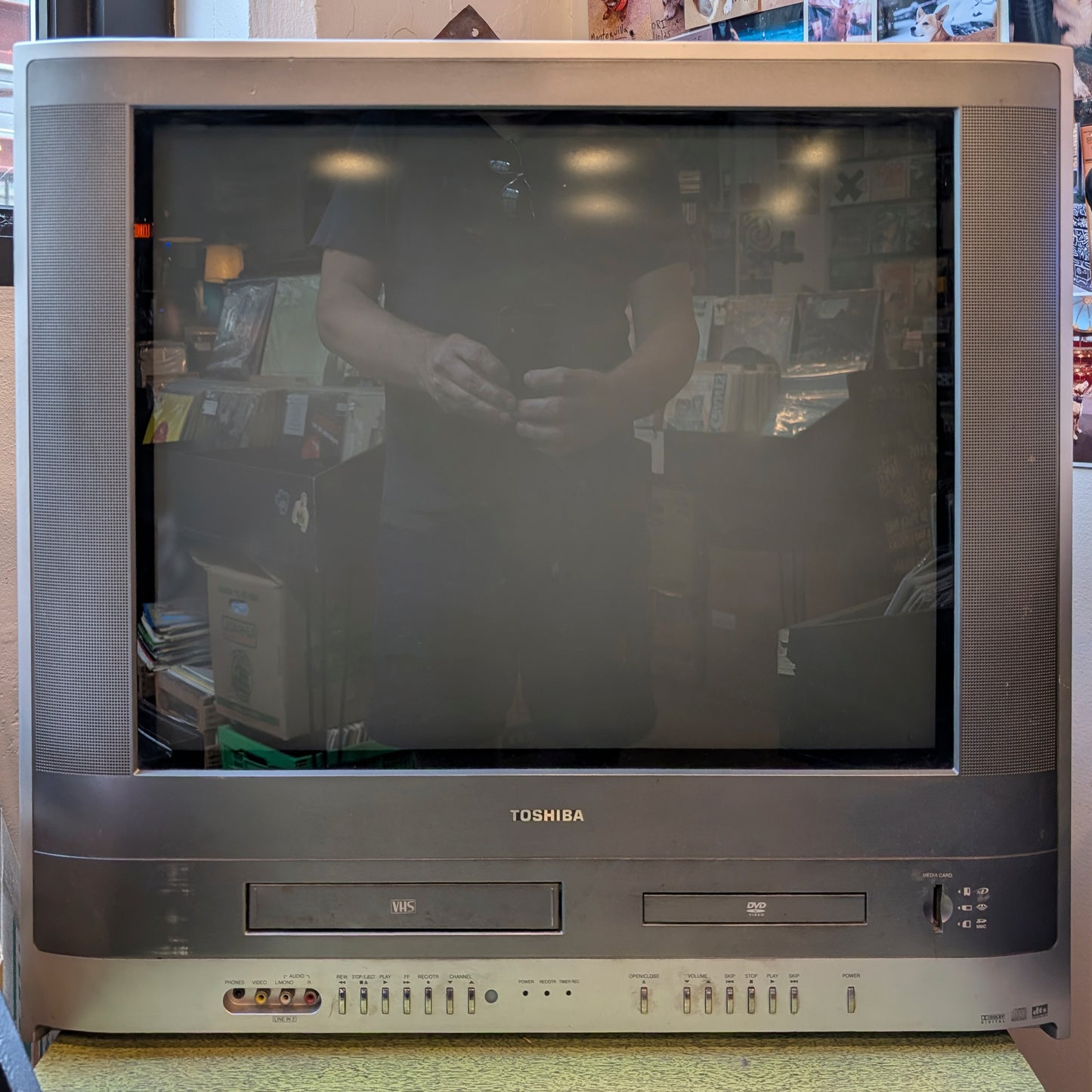 TOSHIBA MW24F51 24” TV w/ VHS (DVD does not work.) ***PICK-UP ONLY***
